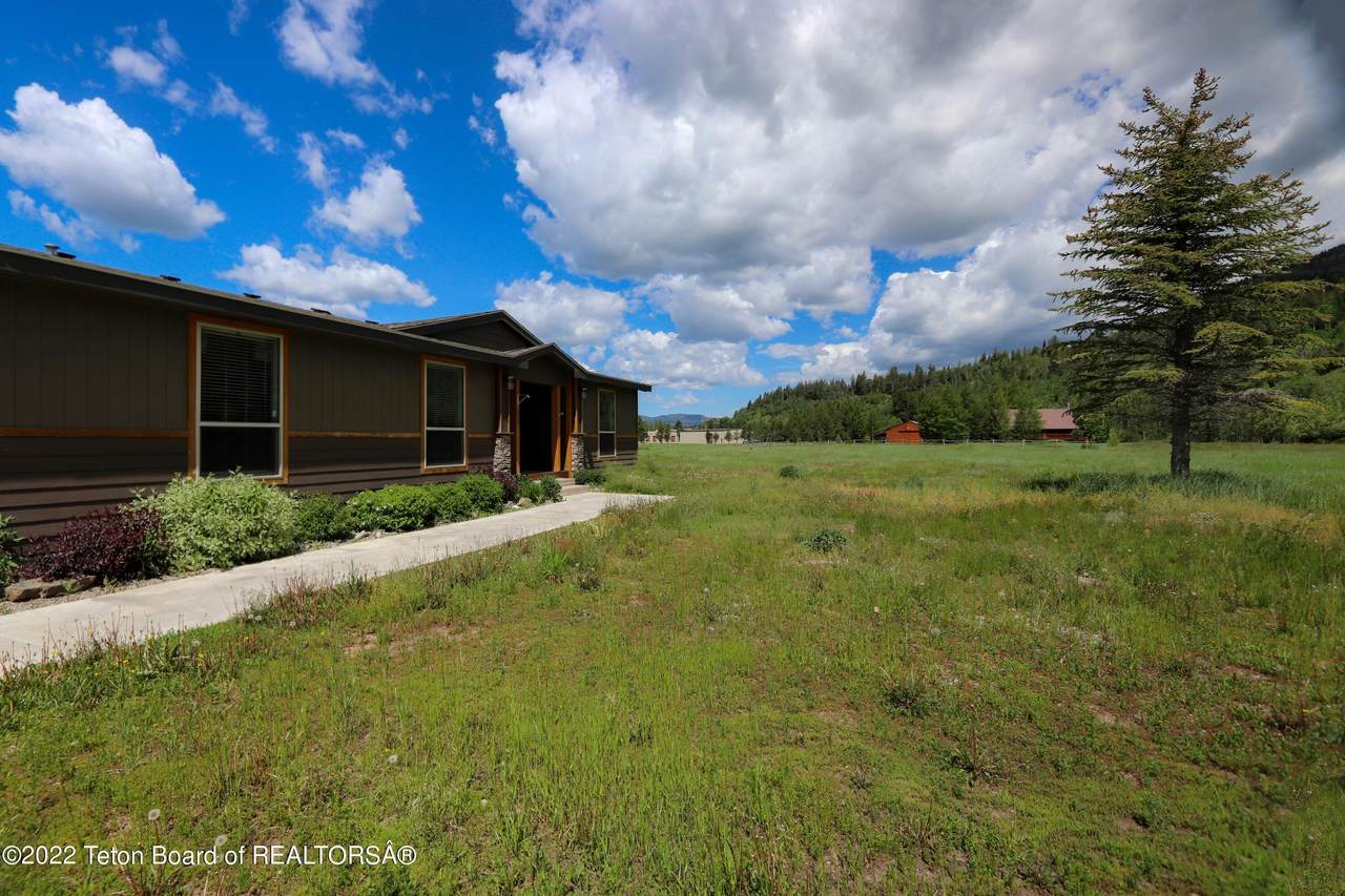 150 Elkhorn Dr - Photo 1