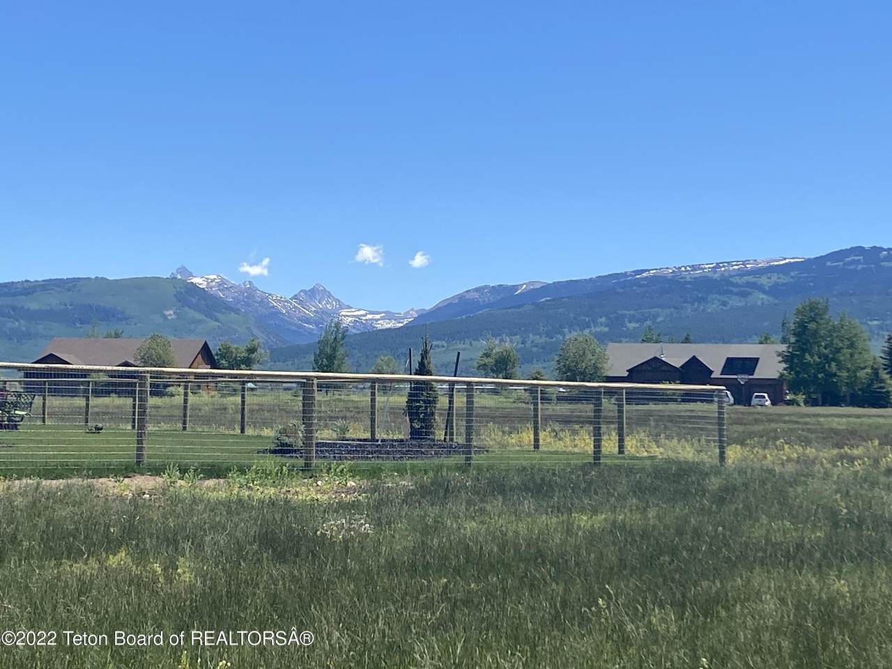 5023 Rowboat Loop - Photo 1
