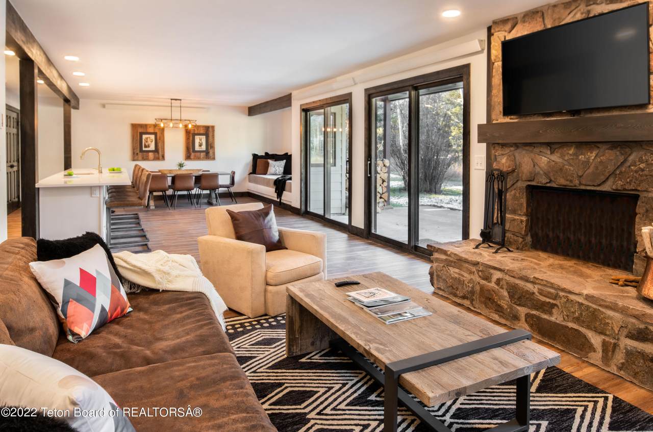 3675 Teton Dr - Photo 1
