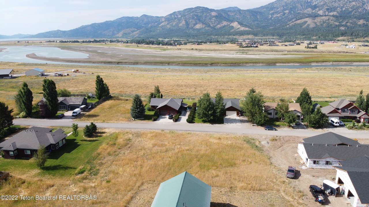318 Snake River Drive - Photo 1