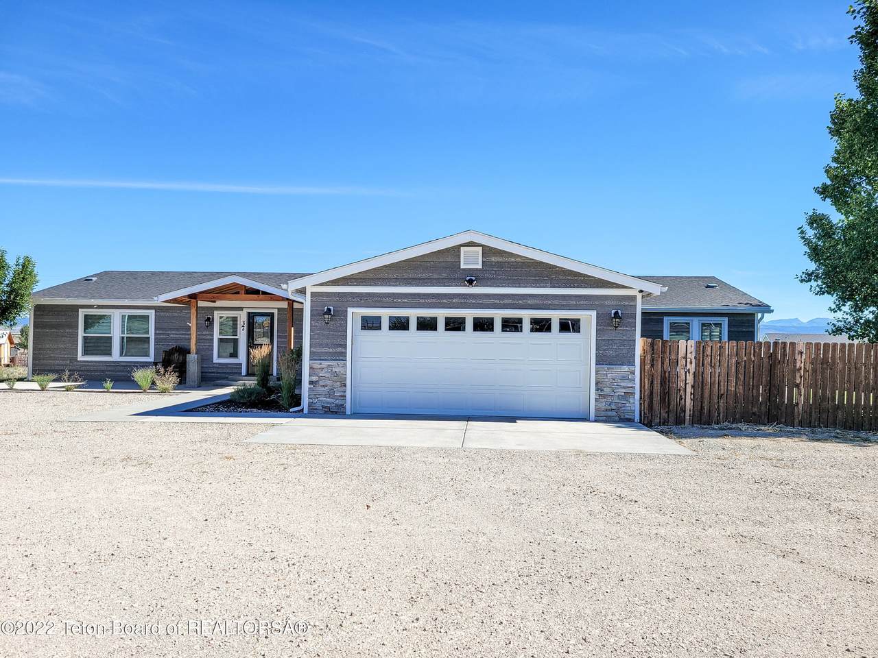 37 Longbow Lane - Photo 1