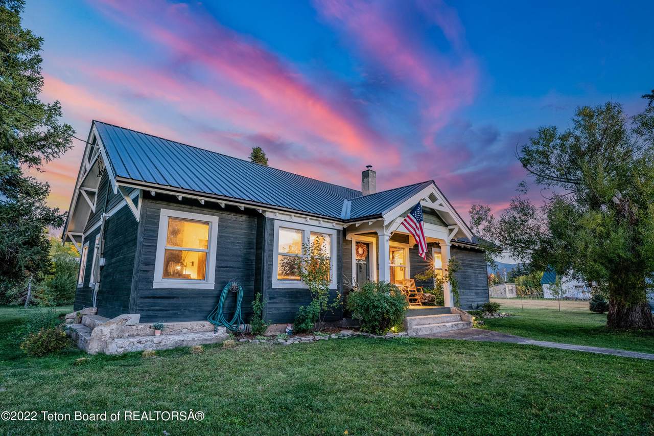 16 Agate Avenue - Photo 1