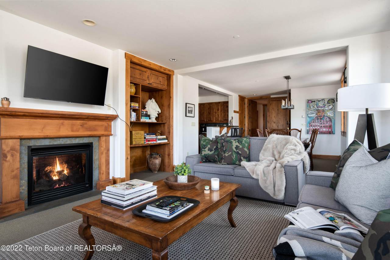548 Snow King Lp - Photo 1