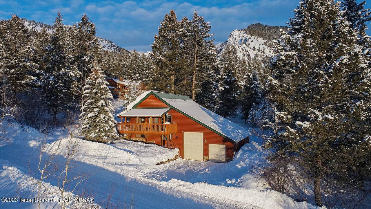 176 Cedar Drive - Photo 1