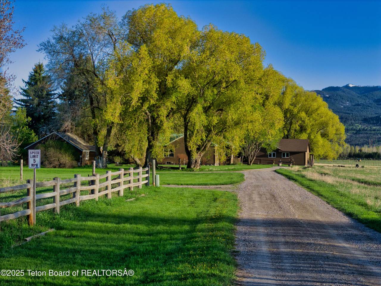 https://bt-photos.global.ssl.fastly.net/teton/1280_boomver_1_25-1029-2.jpg