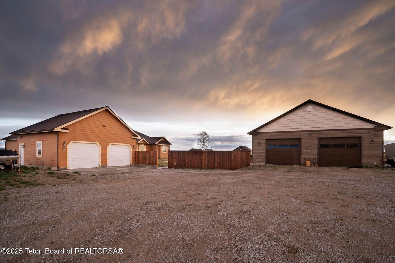 63 Iroquois Trail - Photo 1