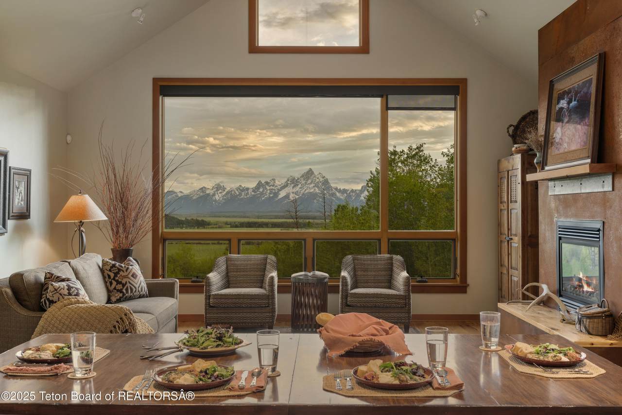 25000 Deer Court - Photo 1