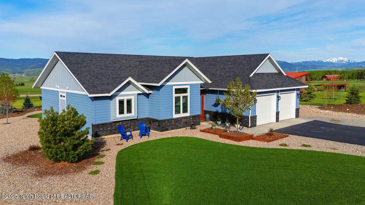 176 Cedar Creek Drive - Photo 1