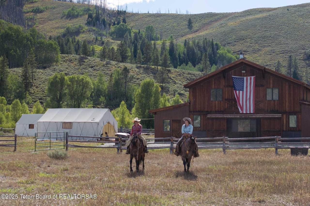 https://bt-photos.global.ssl.fastly.net/teton/1280_boomver_1_25-1265-2.jpg