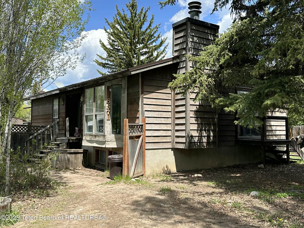 657 Kelly Avenue - Photo 1