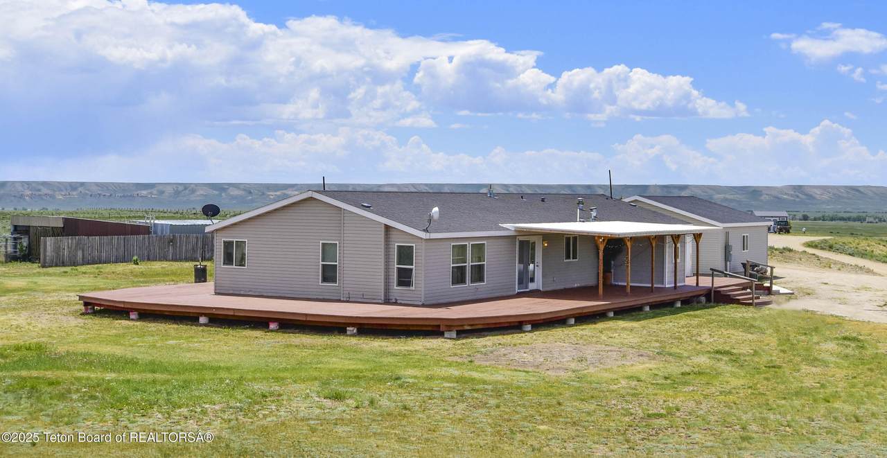 111 Looney Lane - Photo 1