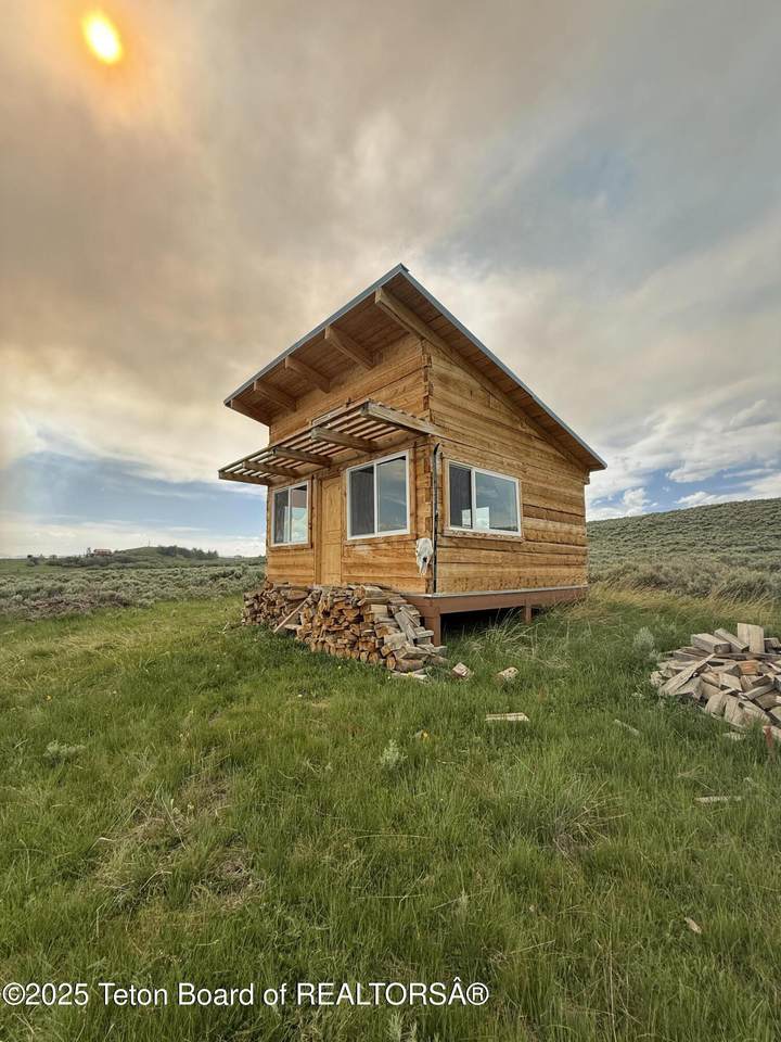 12 Beaver Ridge Circle - Photo 1