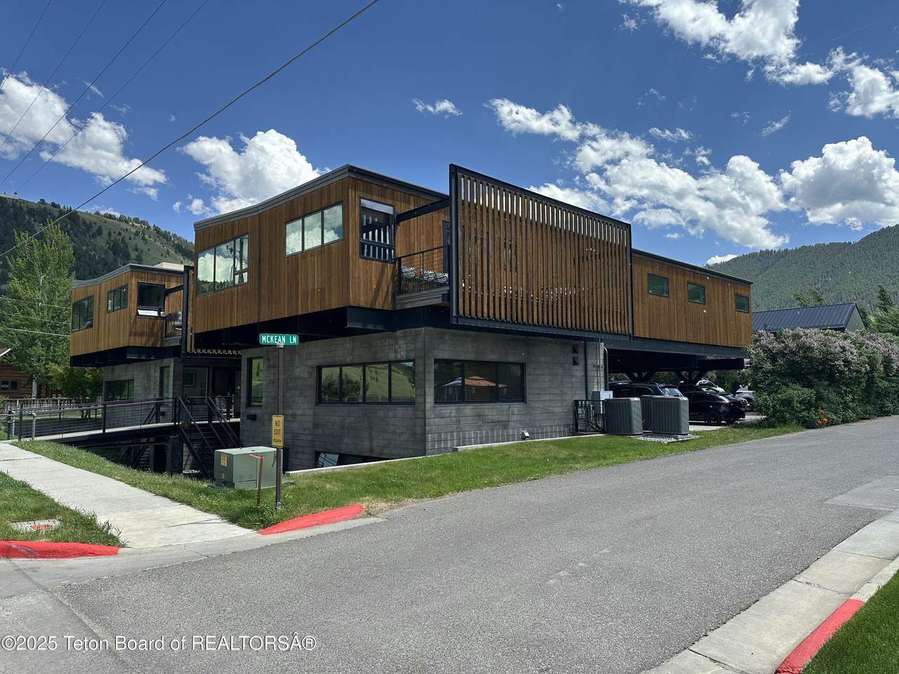 10 & 20 Pioneer Lane - Photo 1