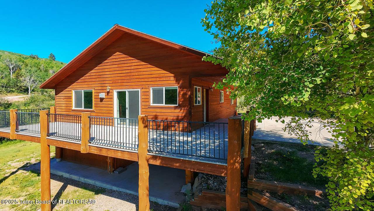 960 Harmony Creek Drive - Photo 1