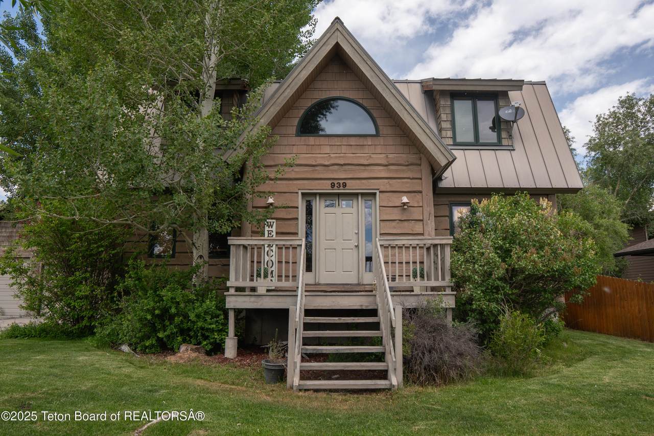 939 Stuart Street - Photo 1