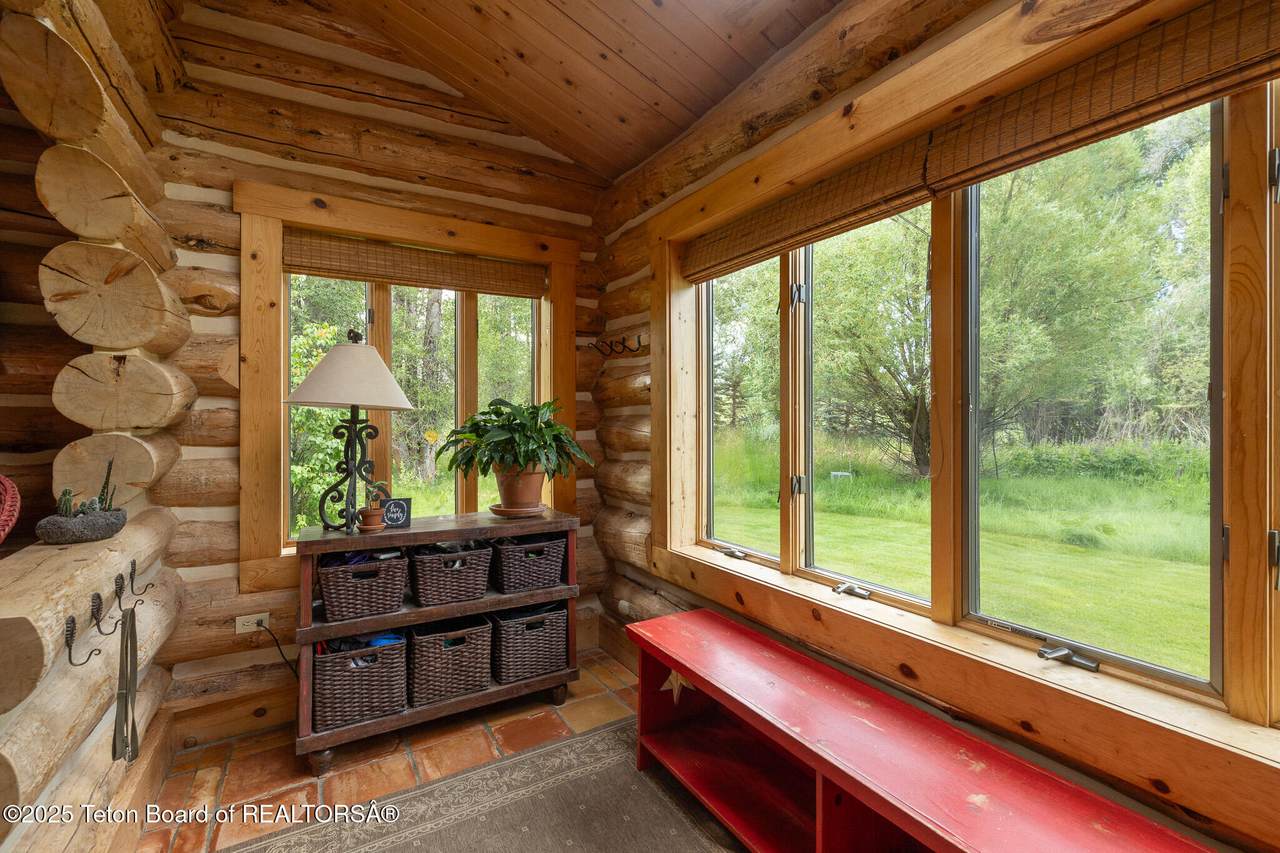 https://bt-photos.global.ssl.fastly.net/teton/1280_boomver_1_25-1875-2.jpg