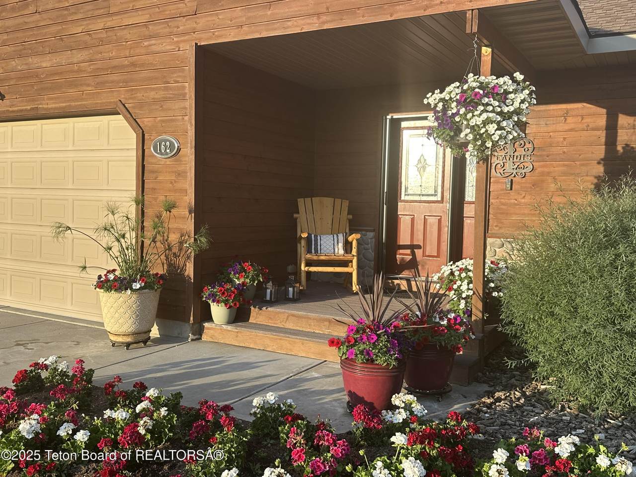 https://bt-photos.global.ssl.fastly.net/teton/1280_boomver_1_25-1915-2.jpg
