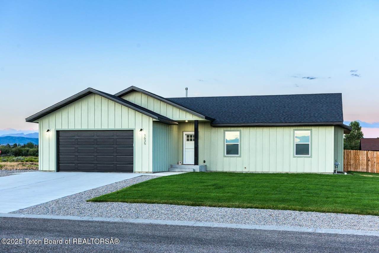 1635 Cantlin Place - Photo 1