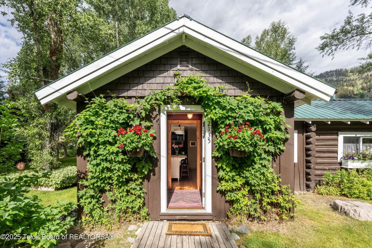 https://bt-photos.global.ssl.fastly.net/teton/1280_boomver_1_25-1999-2.jpg