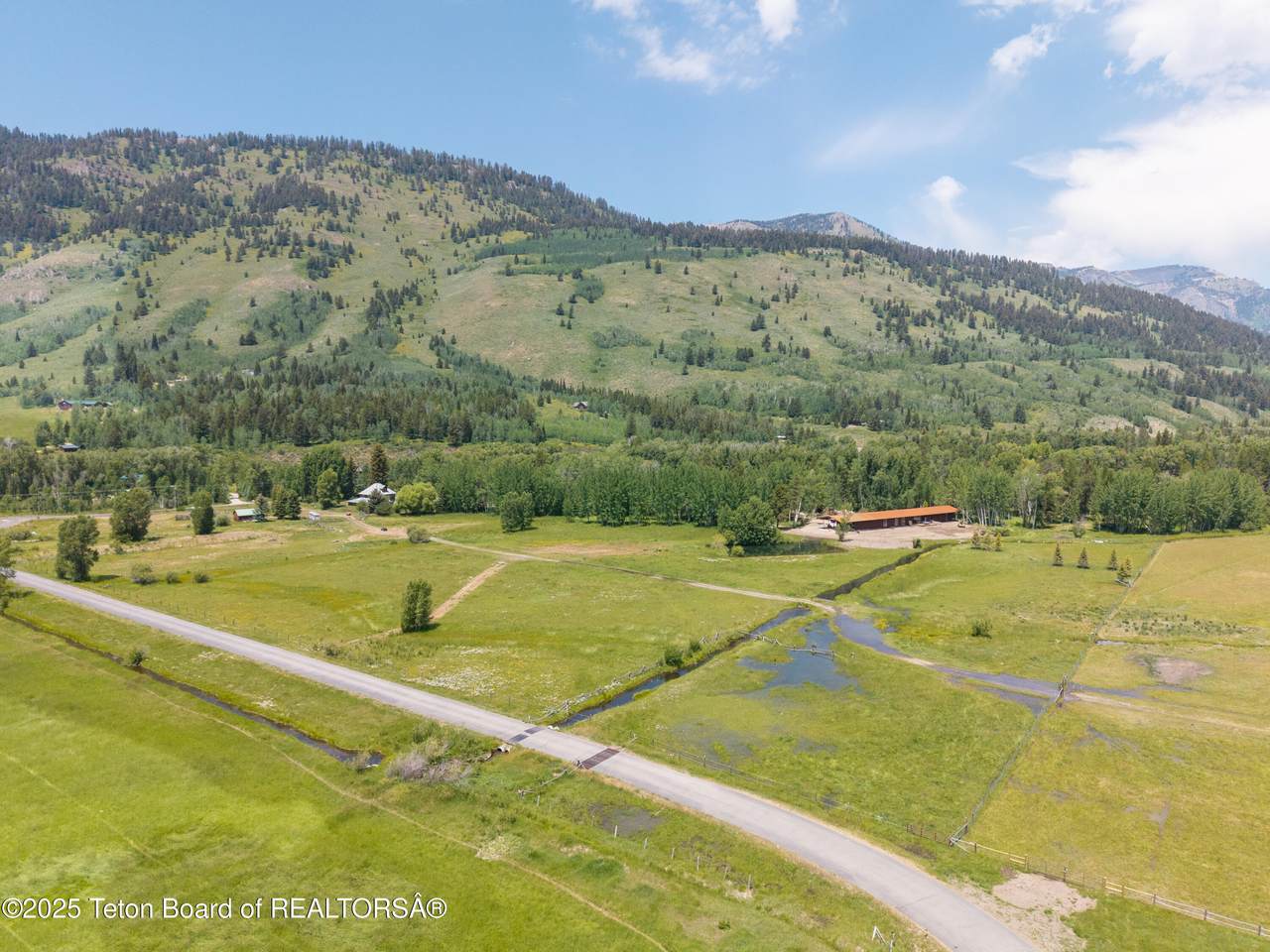 https://bt-photos.global.ssl.fastly.net/teton/1280_boomver_1_25-2005-2.jpg