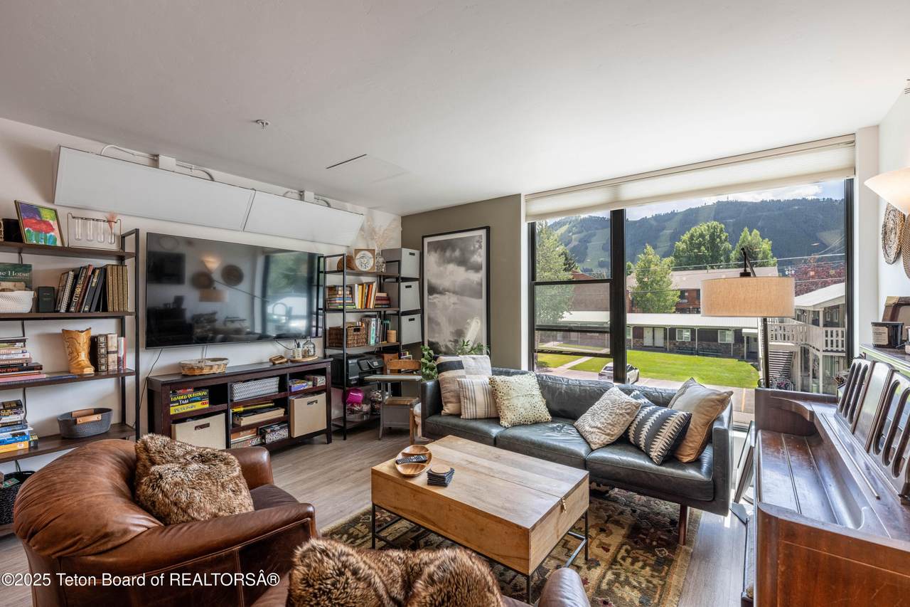 105 Mercill Avenue - Photo 1