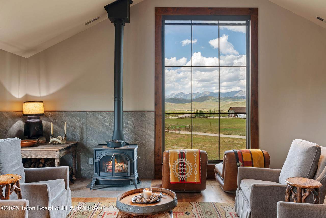 https://bt-photos.global.ssl.fastly.net/teton/1280_boomver_1_25-2021-2.jpg