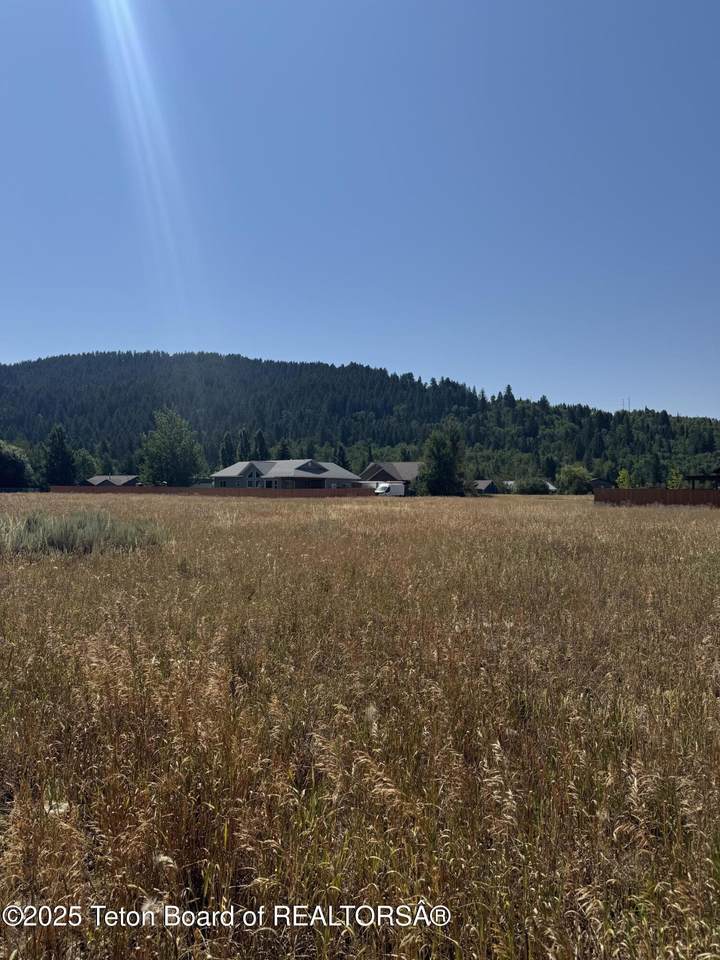 630 Snake River Drive - Photo 1