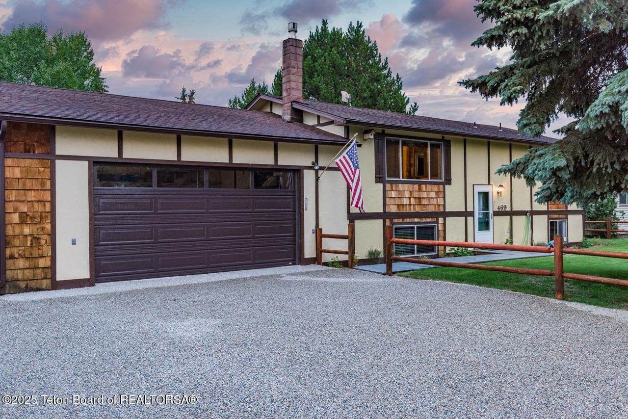 469 Madison Avenue - Photo 1