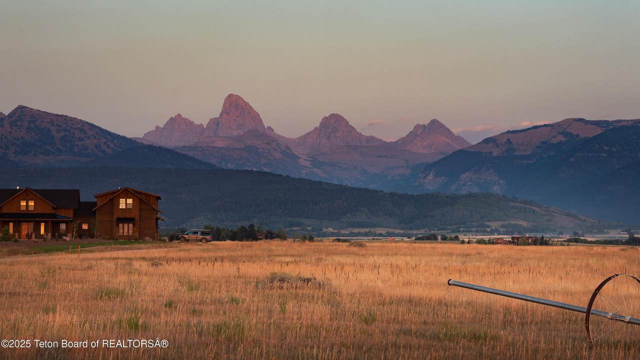 1180 Stillwater Loop - Photo 1