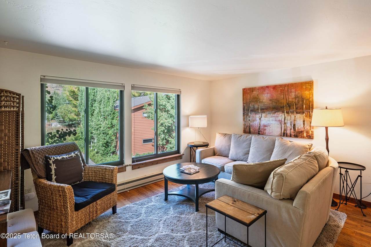 340 Millward Street - Photo 1