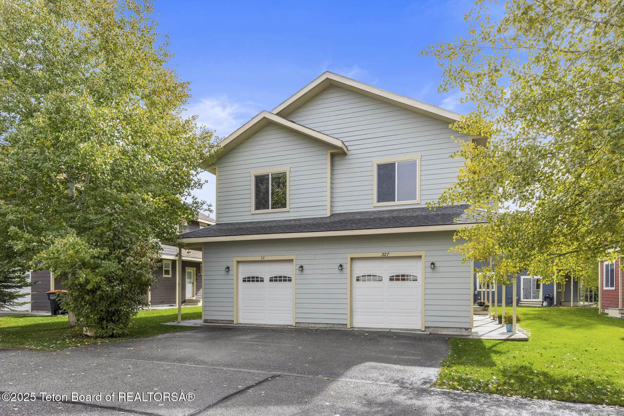 321 Forest View Drive - Photo 1