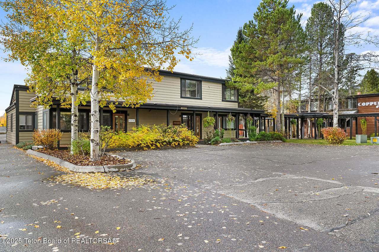 4020 Lake Creek Drive - Photo 1