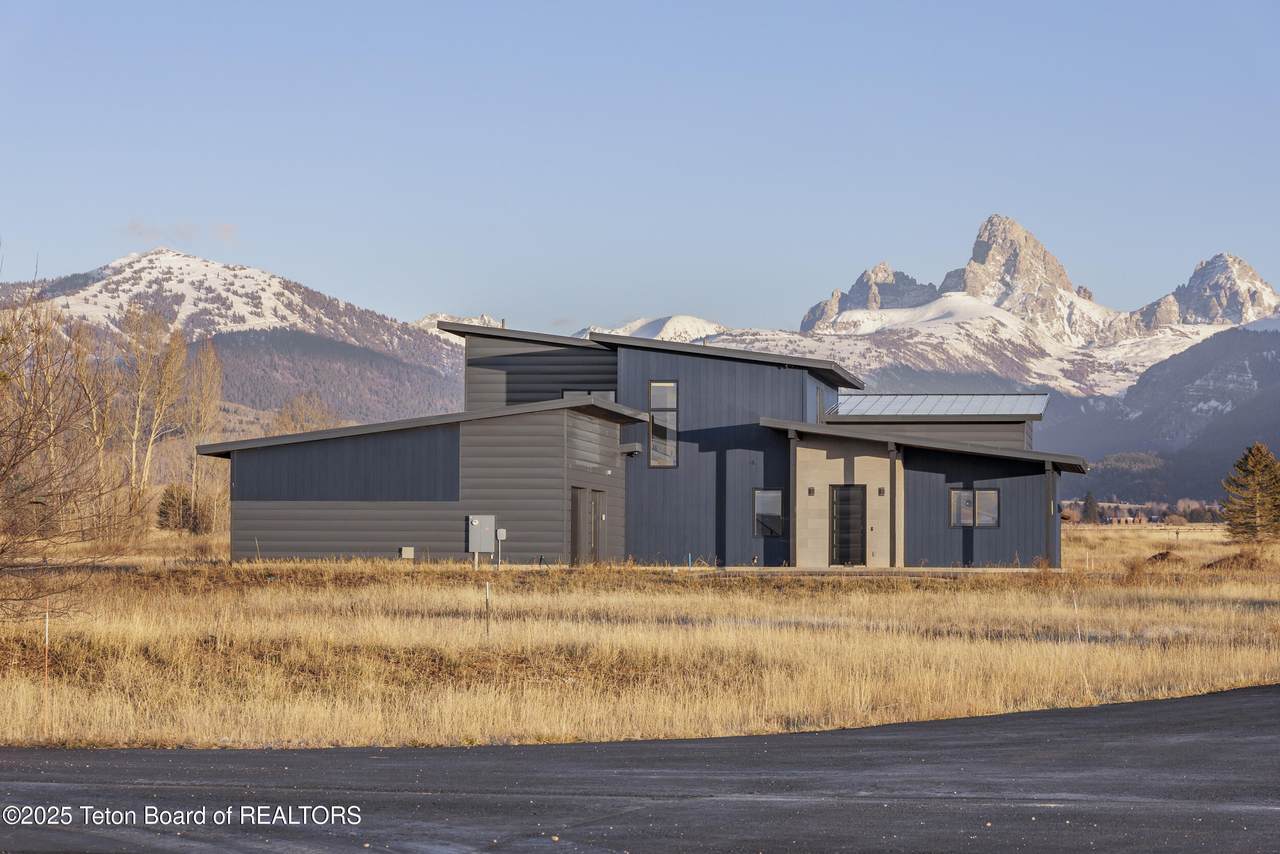 1404 Canyon Sunrise - Photo 1