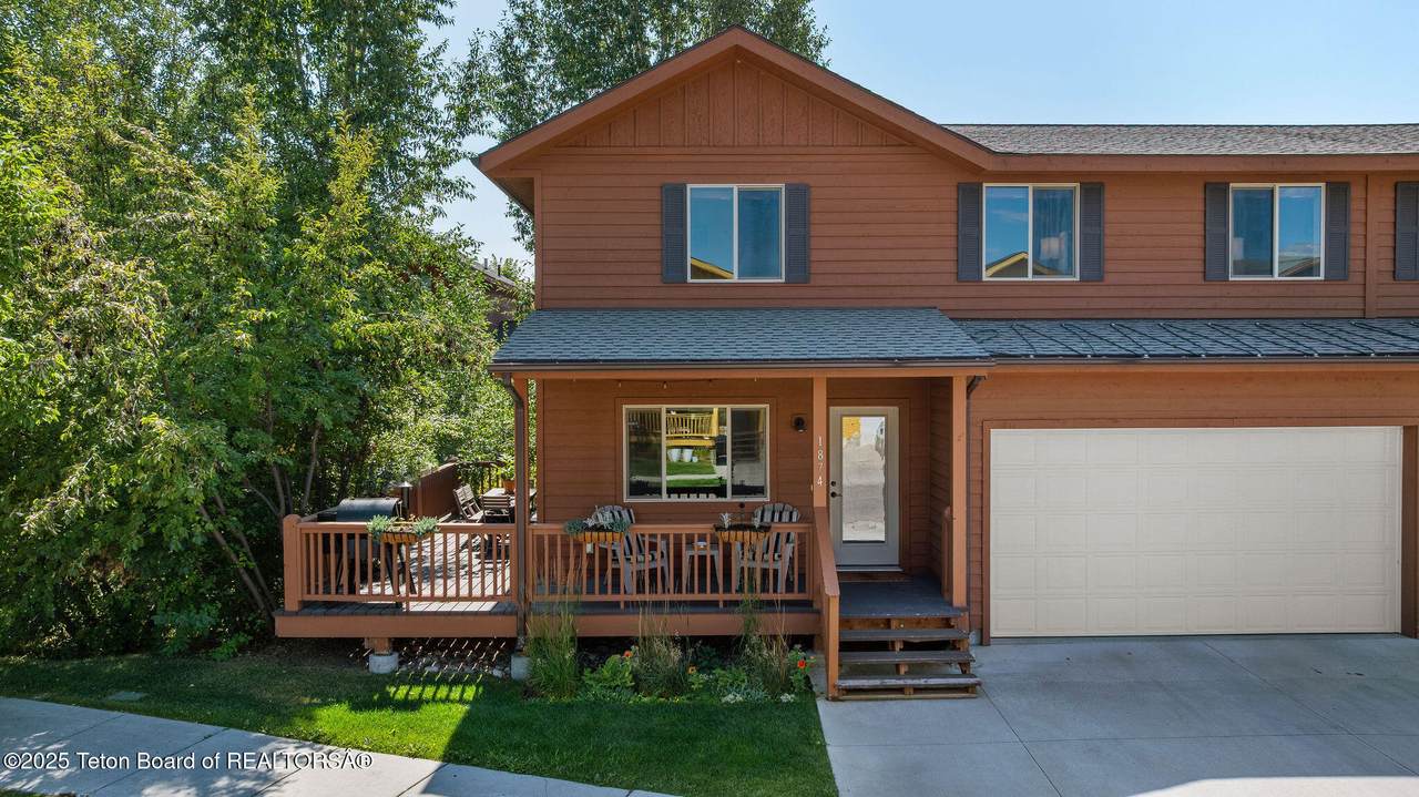 1874 Josephine Loop - Photo 1