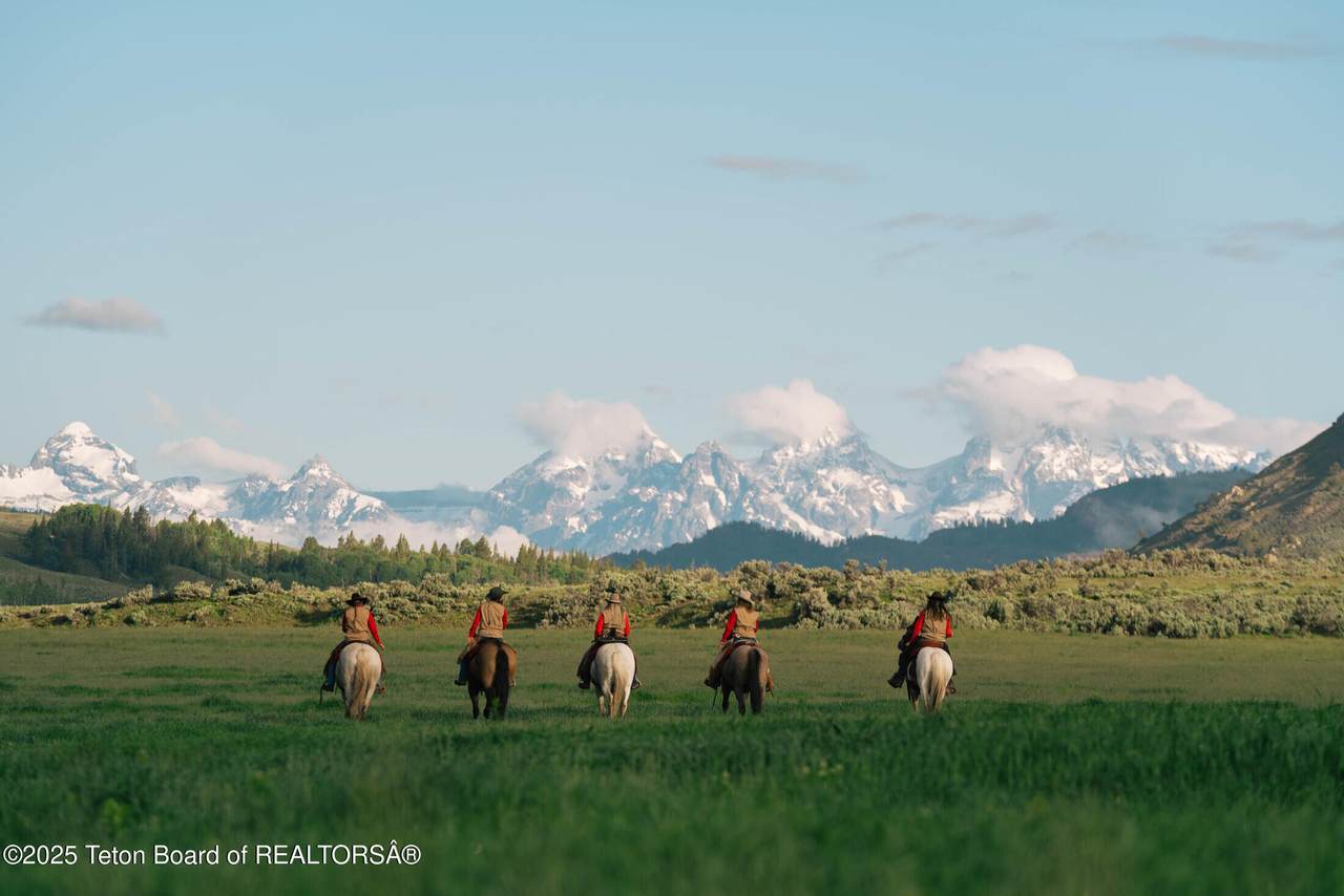 https://bt-photos.global.ssl.fastly.net/teton/1280_boomver_1_25-619-2.jpg