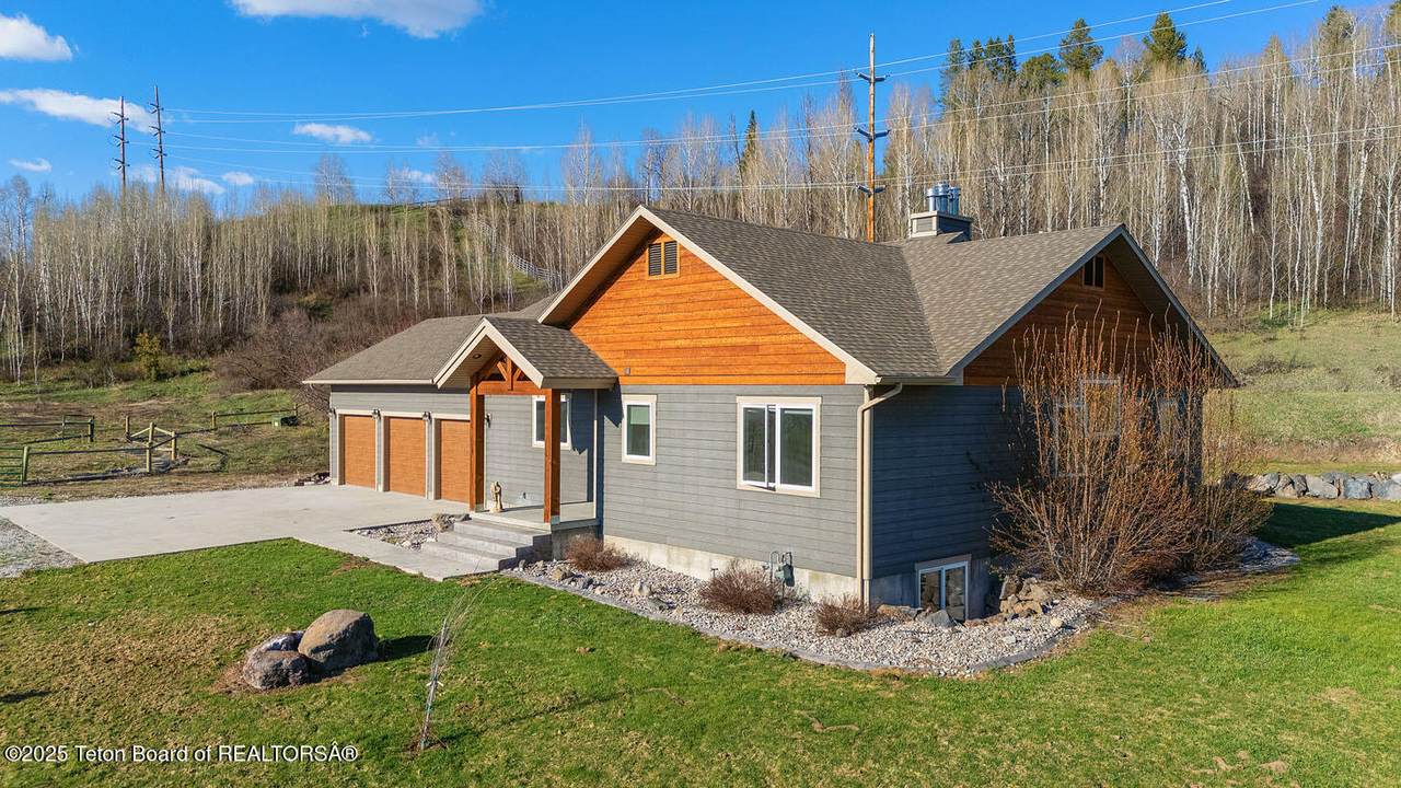 660 Buffalo Drive - Photo 1