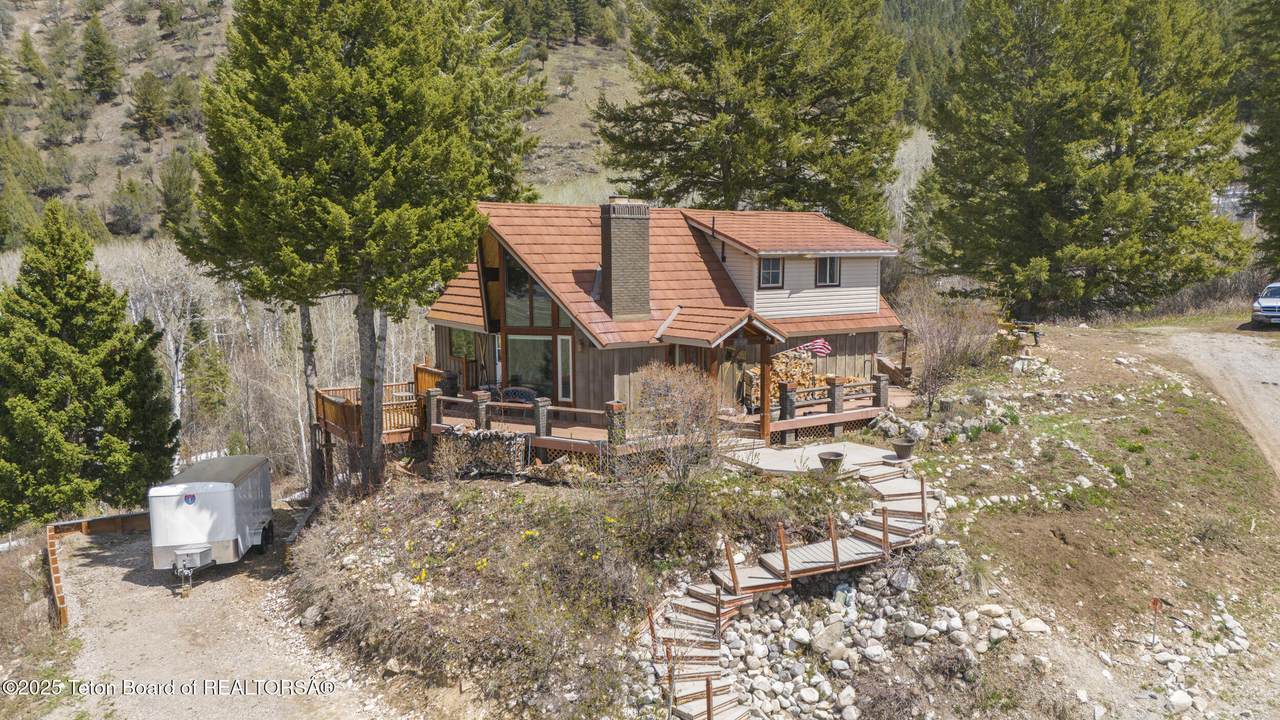 925 Spruce Drive - Photo 1