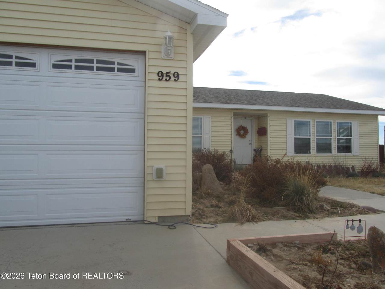 959 Gales Way Way - Photo 1