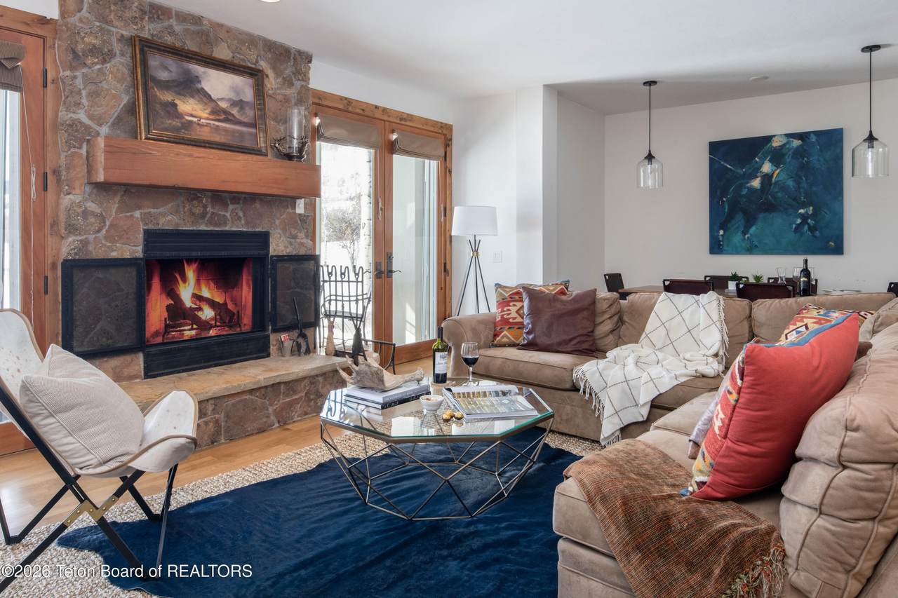https://bt-photos.global.ssl.fastly.net/teton/1280_boomver_1_26-1140-2.jpg
