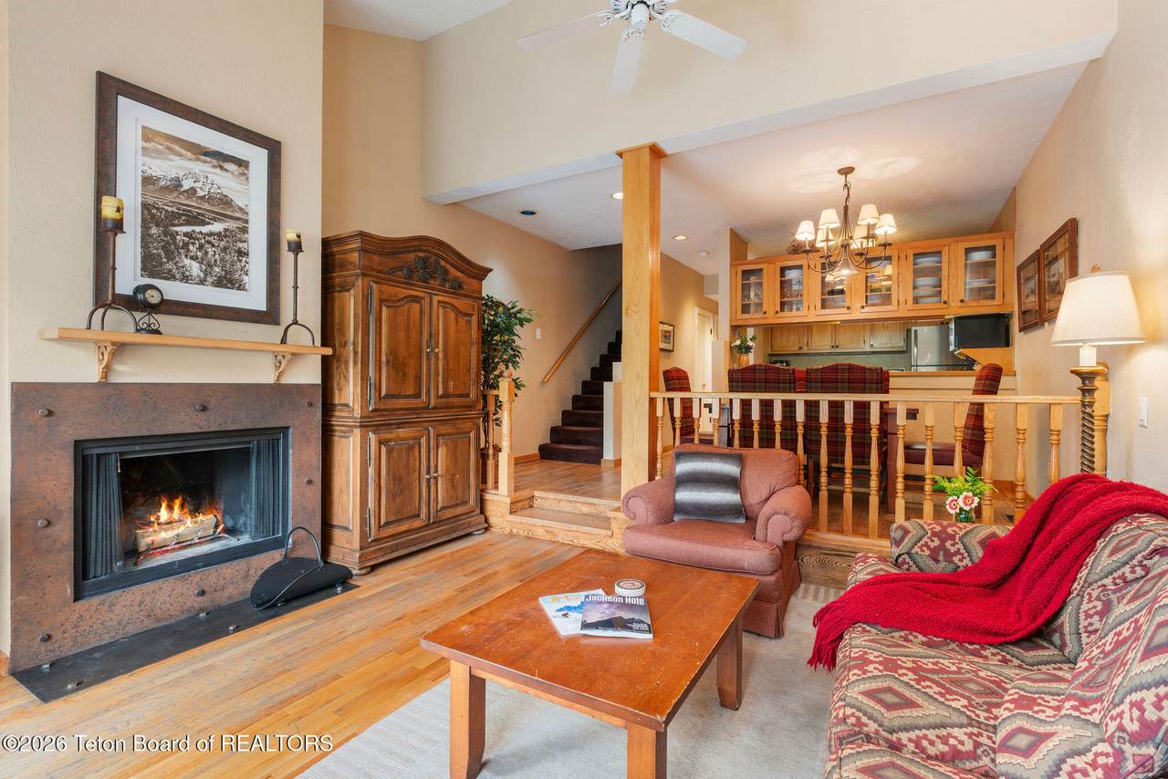 https://bt-photos.global.ssl.fastly.net/teton/1280_boomver_1_26-1176-2.jpg