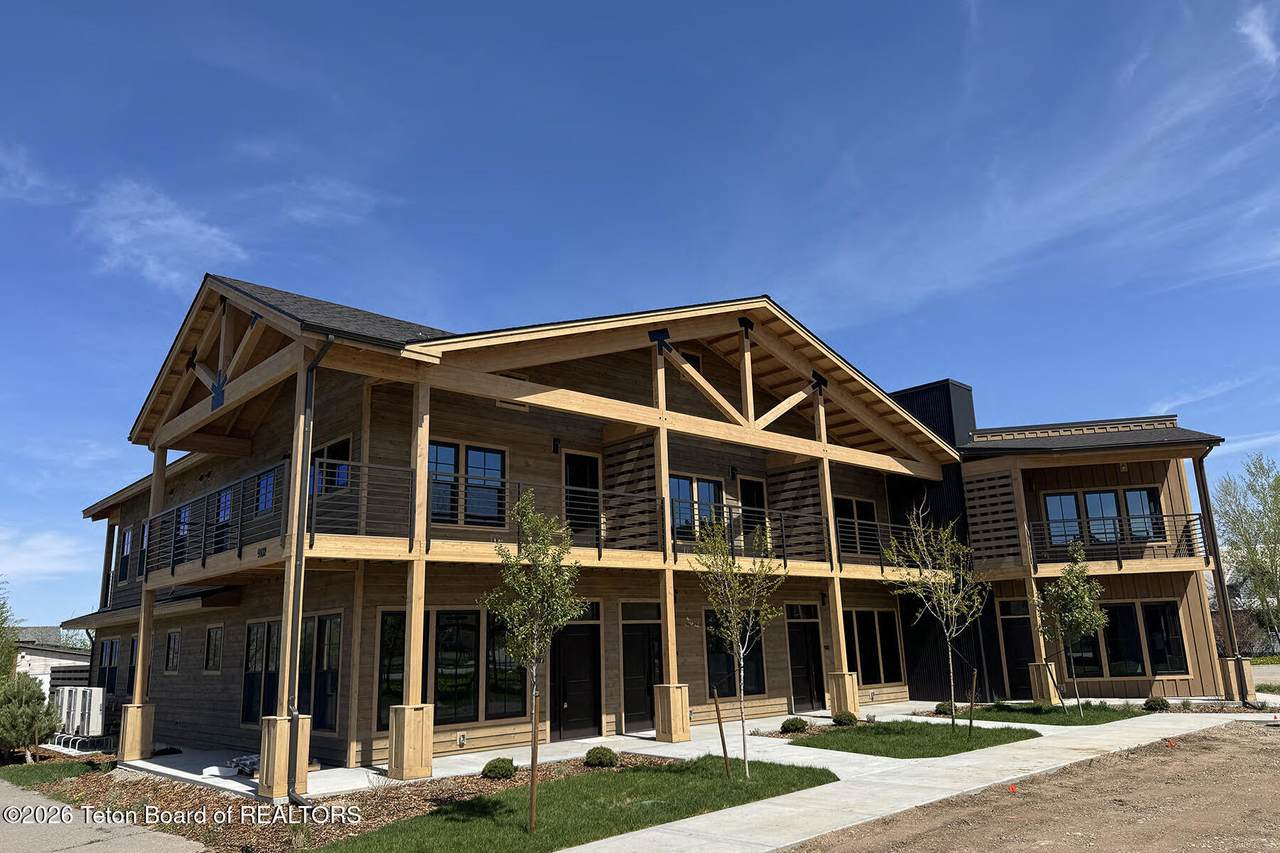 9102 Village Way - Photo 1