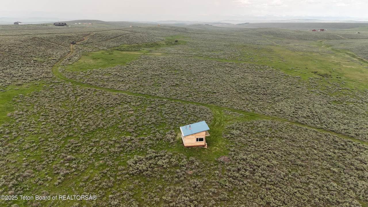 12 Beaver Ridge Circle - Photo 1