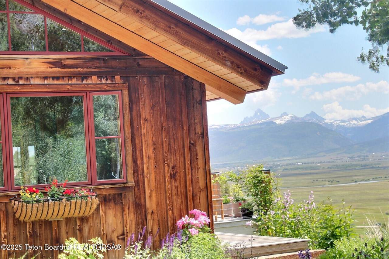 https://bt-photos.global.ssl.fastly.net/teton/orig_boomver_1_26-1215-2.jpg