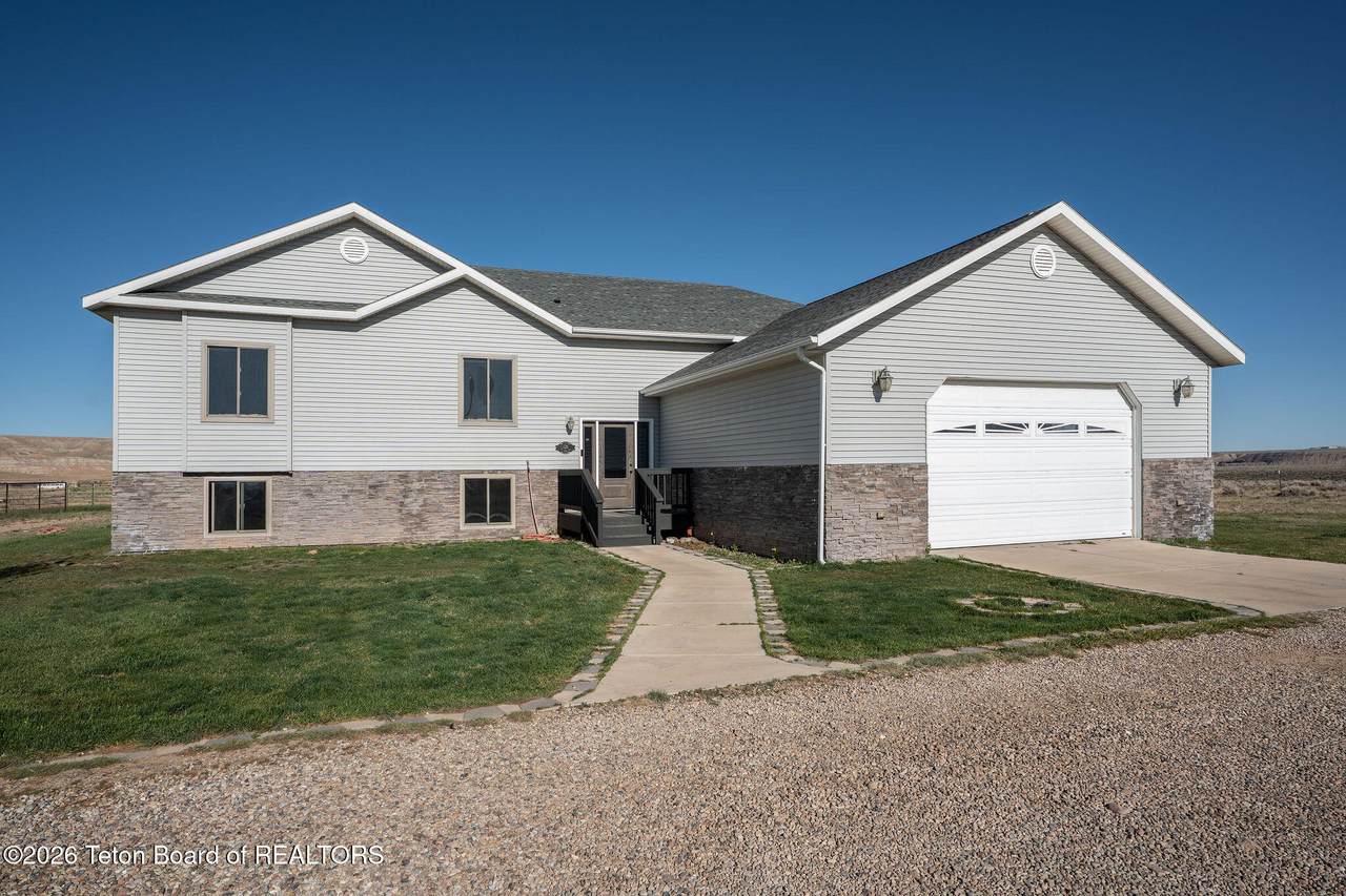 226 Red Hill Avenue - Photo 1