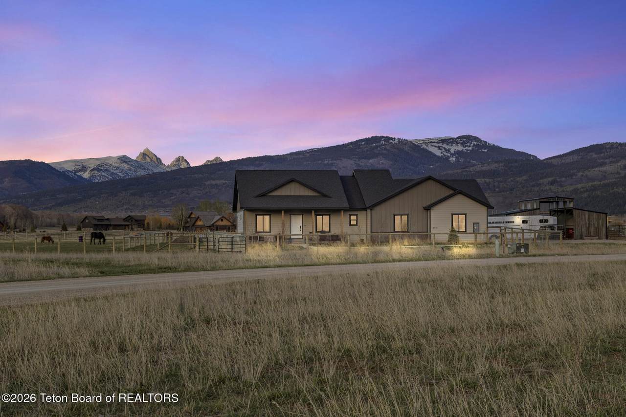 1449 Buckskin Loop - Photo 1