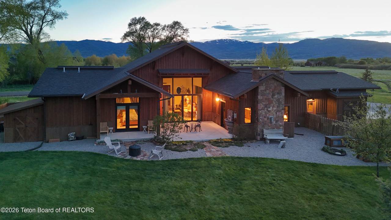 https://bt-photos.global.ssl.fastly.net/teton/1280_boomver_1_26-1324-2.jpg