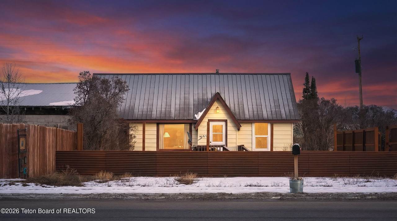 6247 Main Street - Photo 1