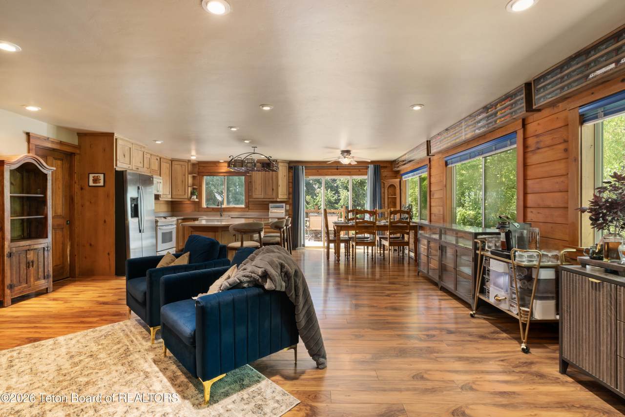 https://bt-photos.global.ssl.fastly.net/teton/1280_boomver_1_26-1358-2.jpg