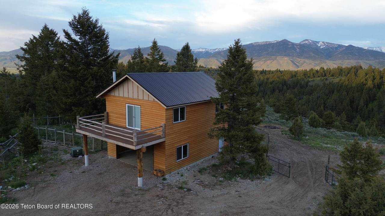 785 Stonegate Drive - Photo 1