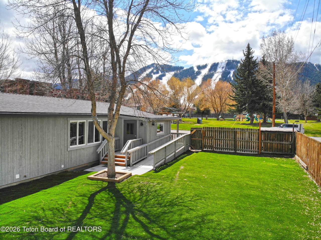 https://bt-photos.global.ssl.fastly.net/teton/1280_boomver_1_26-1415-2.jpg